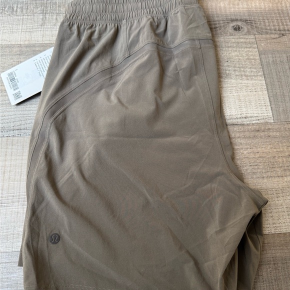 Lululemon Pace Breaker Linerless Short 7"
Nomad size L - Picture 6 of 7